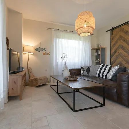 Villa Thelma, Trani Ammouda #feelslikehome *