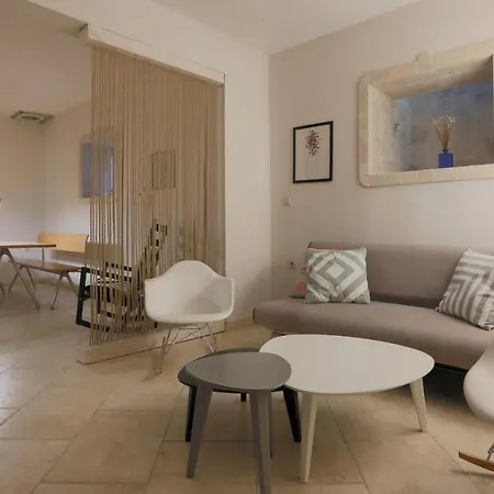 Thelma, Trani Ammouda #feelslikehome 别墅 *