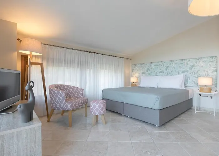 Thelma, Trani Ammouda #feelslikehome Ormos Panagias